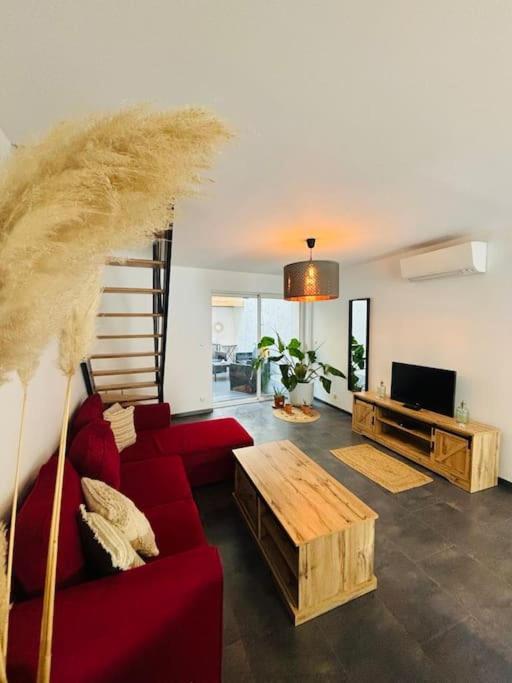 Appartement En Petite Camargue Сен-Лоран-д'Егуз Екстер'єр фото